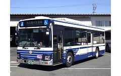 大型バスの外観の写真